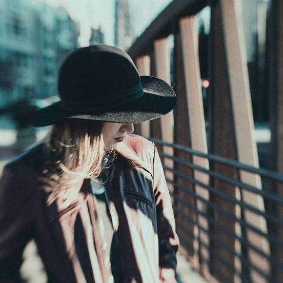 Meet your Posher, Marissa - Picture 1 of 1